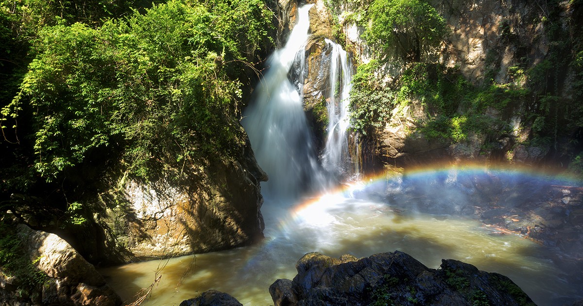 “what rainbows teach, and sunsets show”:  departure, return, and synchronicity